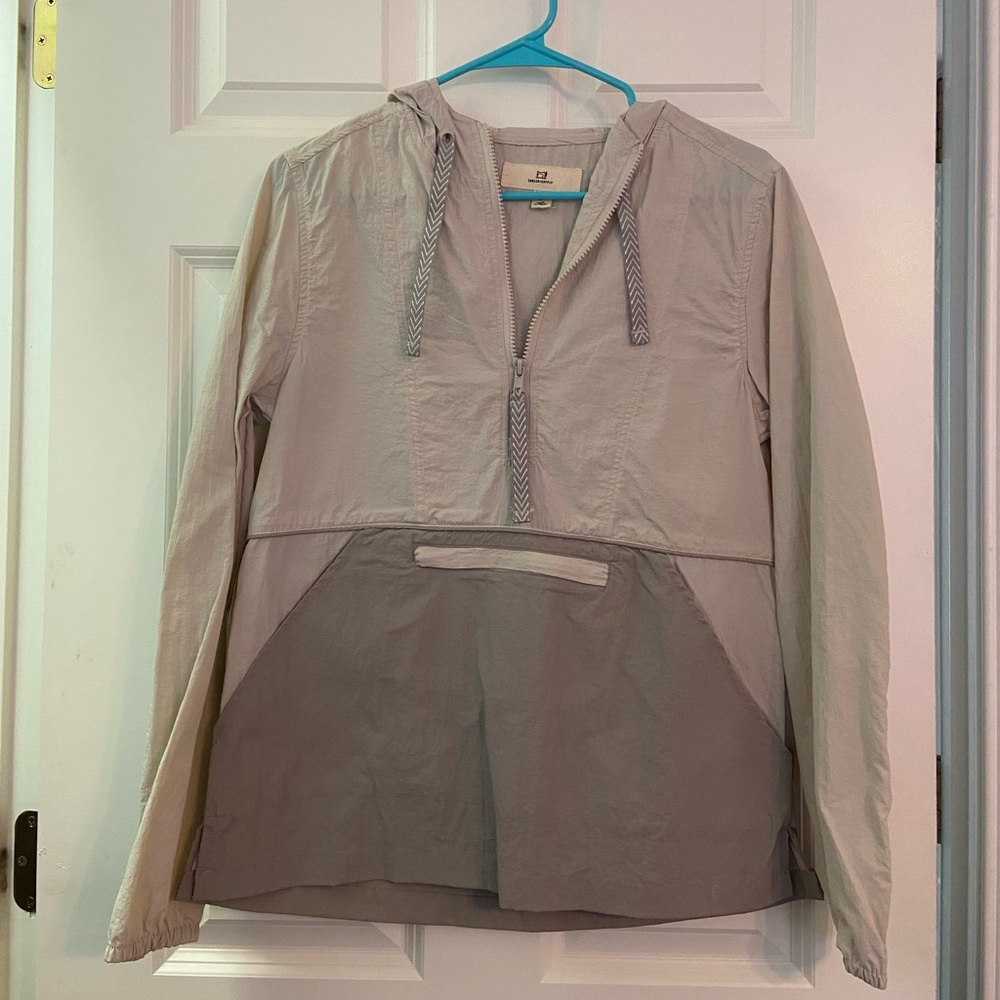 Neutral windbreaker